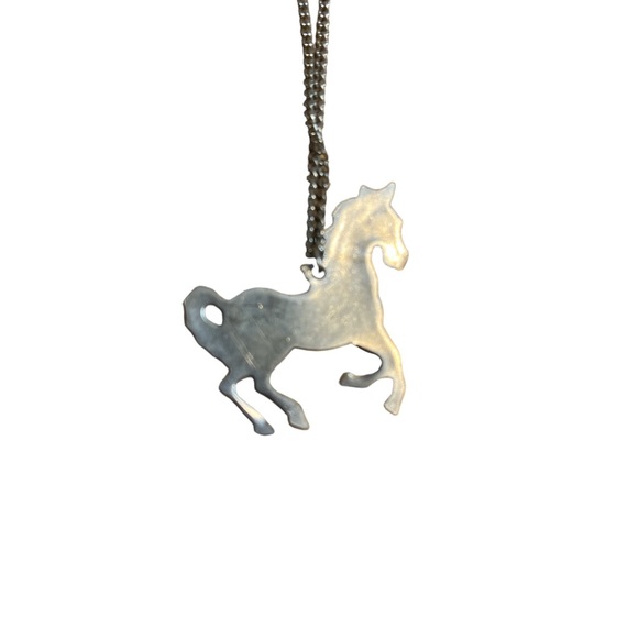 ✨3/$15 Silver Toned Horse Pendant Necklace - Picture 3 of 4
